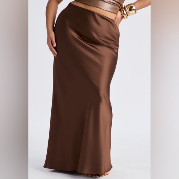 Aurora Satin Maxi Skirt - Picture 2 of 3